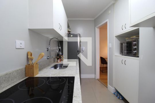 Cozinha e Área de Serviço de apartamento para alugar com 1 quarto, 50m² em Vila Olímpia, São Paulo
