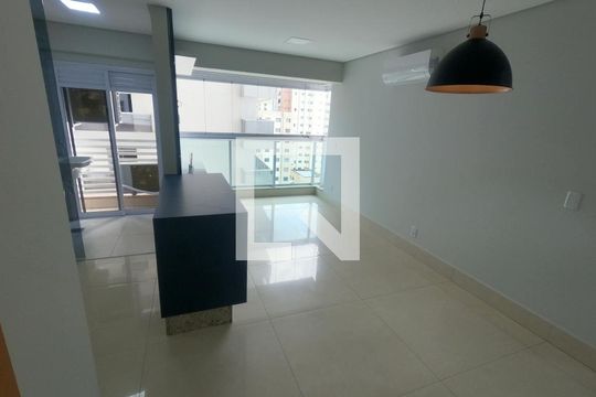 Sala de apartamento para alugar com 2 quartos, 70m² em Setor Bueno, Goiânia