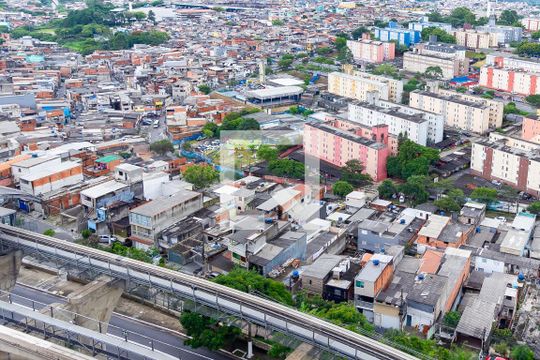 Vista de apartamento à venda com 2 quartos, 32m² em Jardim Planalto, São Paulo