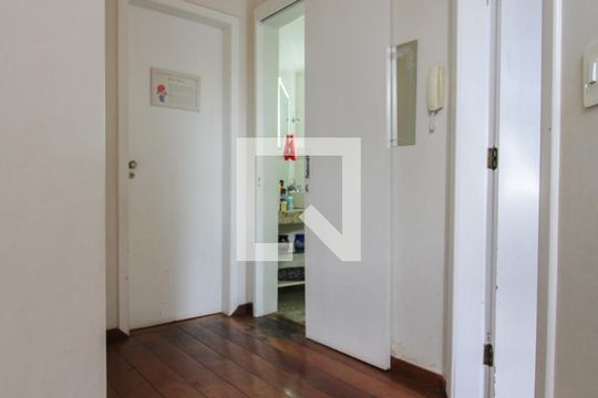 Corredor de casa à venda com 3 quartos, 360m² em Santa Amelia, Belo Horizonte