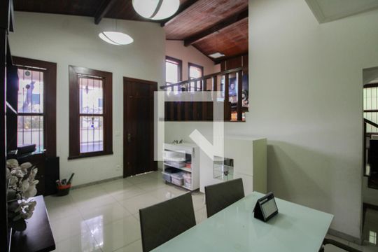 Sala 1 de casa à venda com 3 quartos, 360m² em Santa Amelia, Belo Horizonte