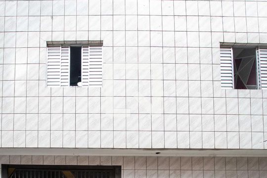 Fachada de casa à venda com 3 quartos, 105m² em Nucleo Habitacional Nova Conquista, Diadema