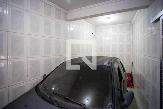 Garagem de casa à venda com 3 quartos, 105m² em Nucleo Habitacional Nova Conquista, Diadema