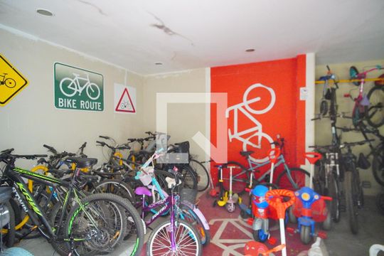 Área Comum - Bicicletário de apartamento à venda com 3 quartos, 75m² em Morro Santana, Porto Alegre