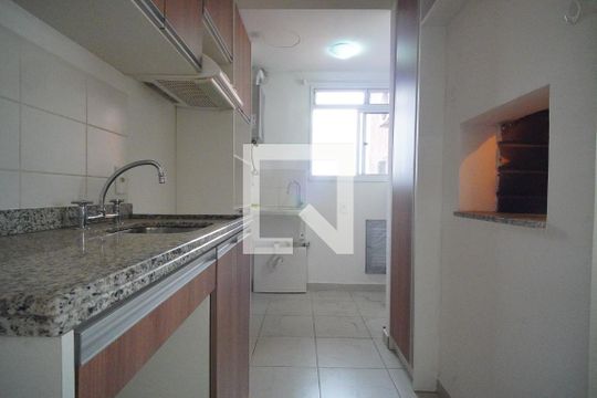 Cozinha de apartamento à venda com 3 quartos, 75m² em Morro Santana, Porto Alegre
