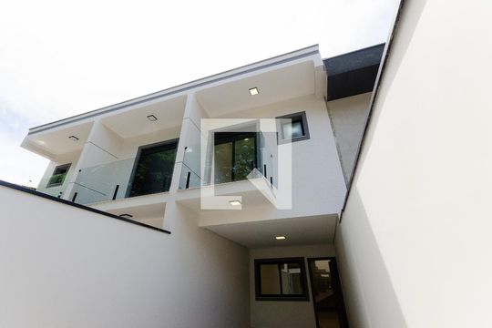 Garagem de casa para alugar com 3 quartos, 136m² em Vila Fiat Lux, São Paulo