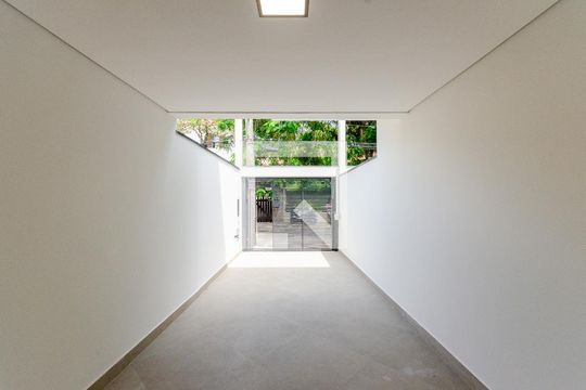 Garagem de casa para alugar com 3 quartos, 136m² em Vila Fiat Lux, São Paulo