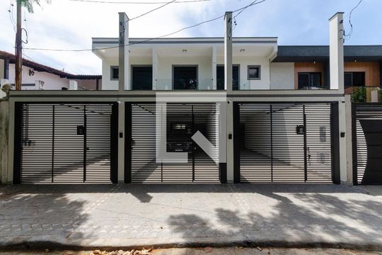 Fachada de casa para alugar com 3 quartos, 136m² em Vila Fiat Lux, São Paulo