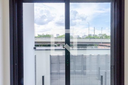 Suíte 1 de casa para alugar com 3 quartos, 136m² em Vila Fiat Lux, São Paulo