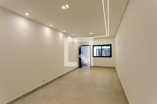 Casa para alugar com 3 quartos, 136m² em Vila Fiat Lux, São Paulo