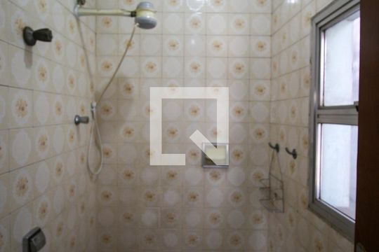 Banheiro de apartamento para alugar com 1 quarto, 40m² em Jardim Miragaia, São Paulo