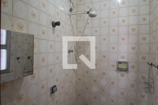 Banheiro de apartamento para alugar com 1 quarto, 40m² em Jardim Miragaia, São Paulo