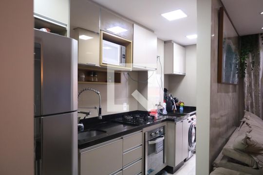Cozinha de apartamento à venda com 2 quartos, 47m² em Vila Carmosina, São Paulo
