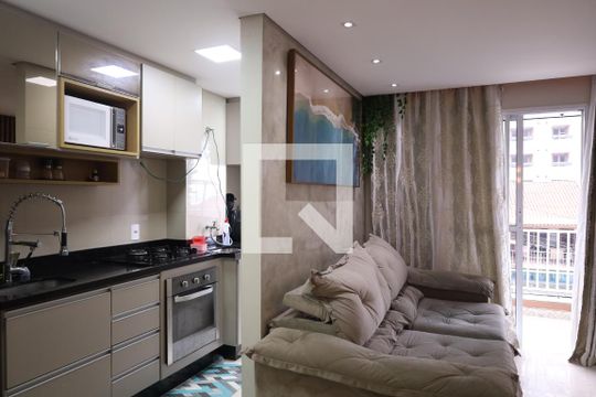 Sala de apartamento para alugar com 2 quartos, 47m² em Vila Carmosina, São Paulo
