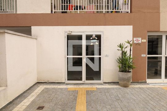 Área comum - Entrada do prédio de apartamento à venda com 2 quartos, 47m² em Vila Carmosina, São Paulo