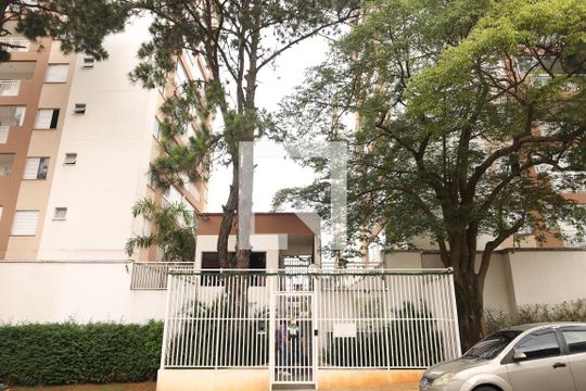 Fachada do condomínio de apartamento à venda com 2 quartos, 47m² em Vila Carmosina, São Paulo
