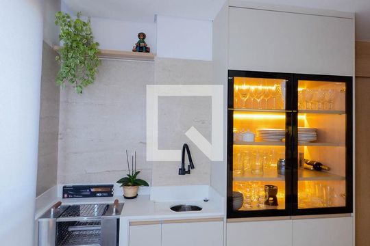 Sala/Cozinha de apartamento à venda com 2 quartos, 47m² em Jardim Vila Galvao, Guarulhos