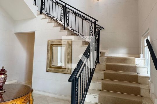 Escada de casa de condomínio à venda com 4 quartos, 614m² em Residencial Morada dos Lagos, Barueri