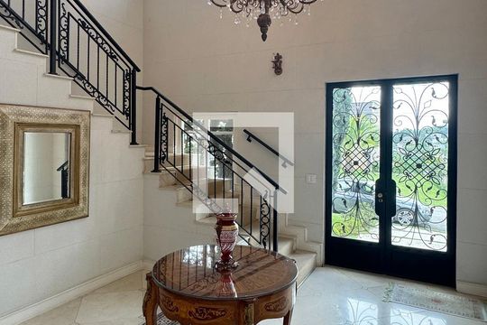 Hall de entrada de casa de condomínio à venda com 4 quartos, 614m² em Residencial Morada dos Lagos, Barueri