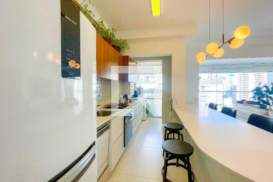 Cozinha de apartamento à venda com 1 quarto, 68m² em Sumaré, São Paulo