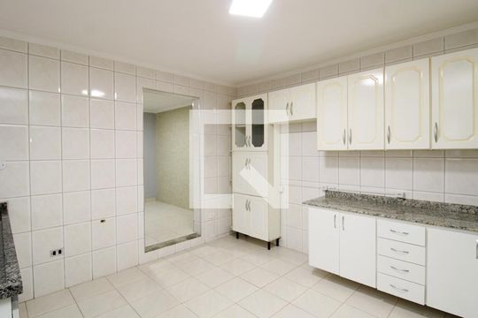 Cozinha de casa para alugar com 2 quartos, 70m² em Vila Medeiros, São Paulo