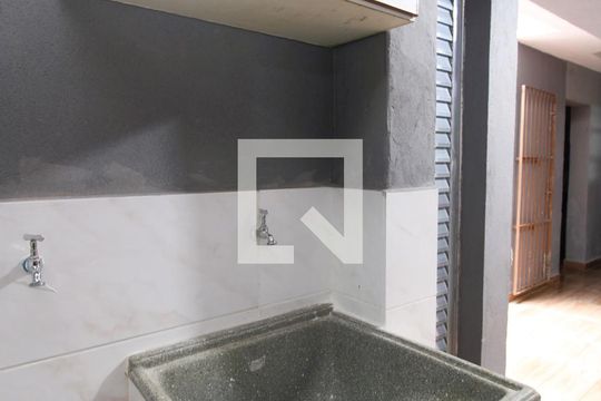 Área de Serviço de casa para alugar com 2 quartos, 70m² em Vila Medeiros, São Paulo