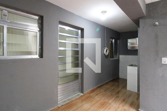 Quintal de casa para alugar com 2 quartos, 70m² em Vila Medeiros, São Paulo