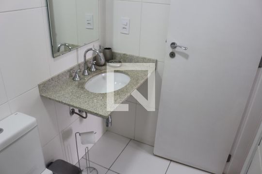 Banheiro 1 de apartamento à venda com 2 quartos, 62m² em Fundação, São Caetano do Sul