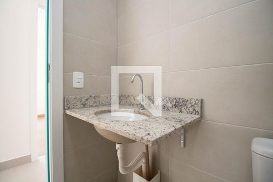 Banheiro Social de apartamento para alugar com 2 quartos, 63m² em Águas Claras, Brasília