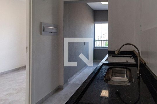 Cozinha de apartamento para alugar com 2 quartos, 36m² em Lapa, São Paulo
