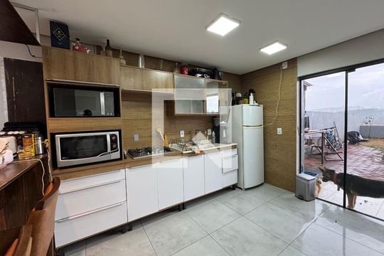 Cozinha de casa à venda com 3 quartos, 110m² em Campestre, São Leopoldo