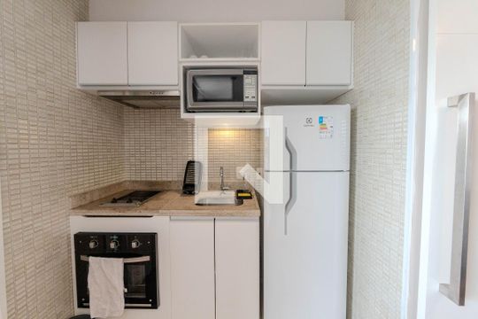 Cozinha de apartamento para alugar com 1 quarto, 39m² em Bela Vista, São Paulo