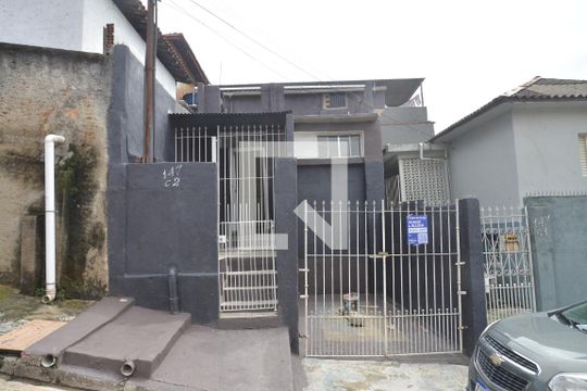Fachada de casa à venda com 2 quartos, 50m² em Vila Santo Alberto, Santo André