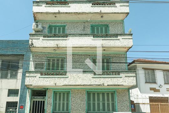 Fachada de apartamento para alugar com 1 quarto, 45m² em Floresta, Porto Alegre