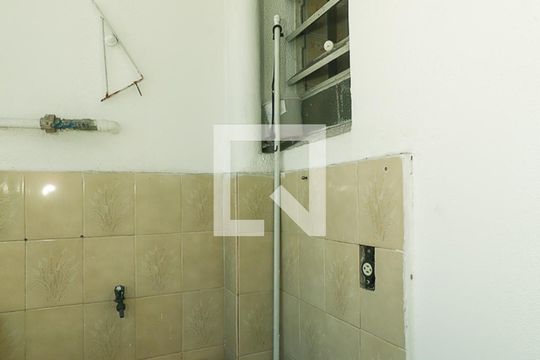 Cozinha de apartamento para alugar com 1 quarto, 45m² em Floresta, Porto Alegre