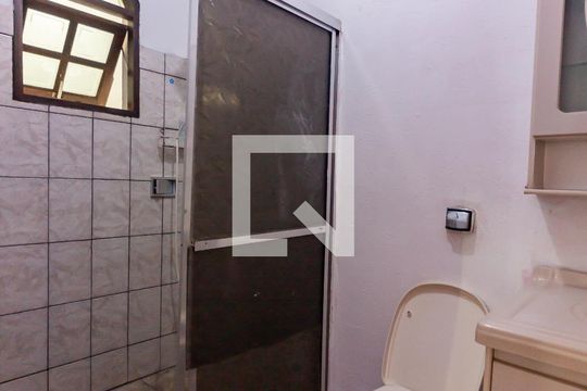 Banheiro 3 de casa à venda com 7 quartos, 400m² em Santa Maria, Osasco