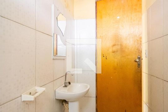 Banheiro de casa à venda com 1 quarto, 64m² em Veloso, Osasco