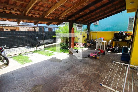 Garagem de casa à venda com 4 quartos, 150m² em Coronel Aparicio Borges, Porto Alegre