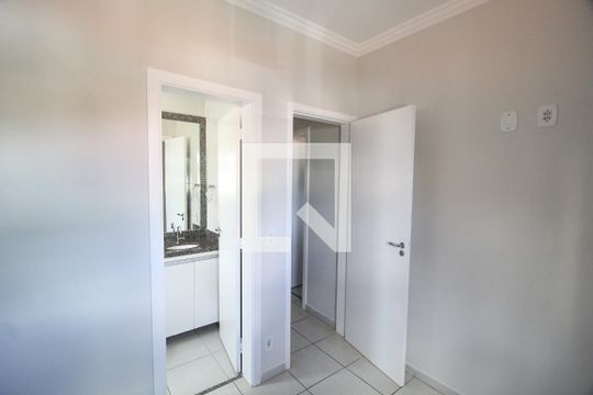 Suíte de apartamento para alugar com 3 quartos, 85m² em Santa Luzia, Uberlândia