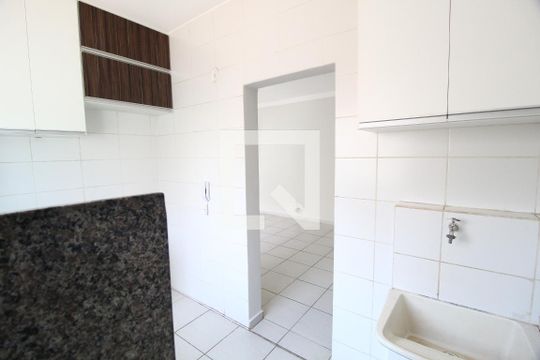 Cozinha e Área de Serviço de apartamento para alugar com 3 quartos, 85m² em Santa Luzia, Uberlândia