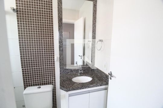 Banheiro da Suíte de apartamento para alugar com 3 quartos, 85m² em Santa Luzia, Uberlândia