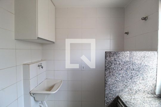 Cozinha e Área de Serviço de apartamento para alugar com 3 quartos, 85m² em Santa Luzia, Uberlândia