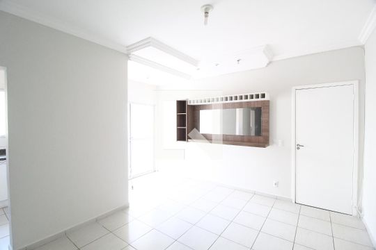 Sala de apartamento para alugar com 3 quartos, 85m² em Santa Luzia, Uberlândia