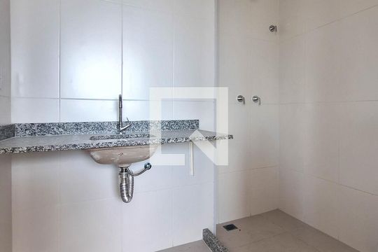 Banheiro de kitnet/studio à venda com 1 quarto, 40m² em Ingá, Niterói