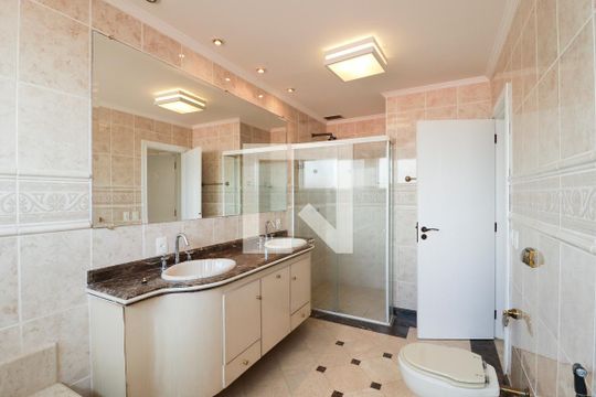 Banheiro da Suíte 1 de casa de condomínio à venda com 3 quartos, 378m² em Tucuruvi, São Paulo