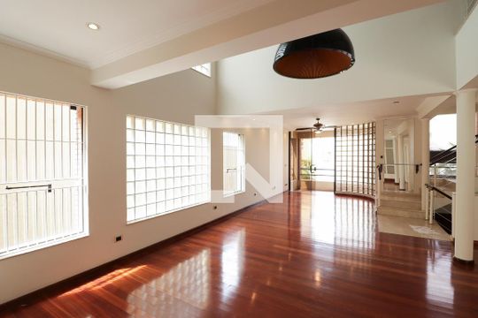 Sala de casa de condomínio à venda com 3 quartos, 378m² em Tucuruvi, São Paulo
