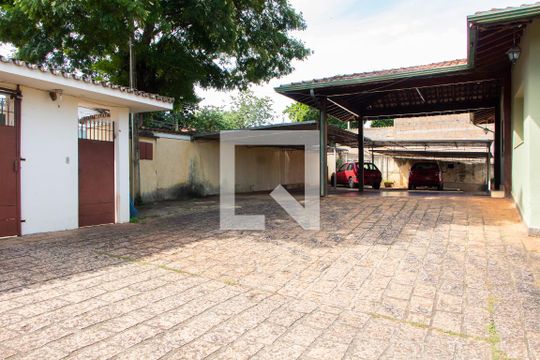GARAGEM de casa à venda com 4 quartos, 778m² em Conjunto Habitacional Vila Santana (sousas), Campinas