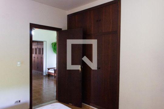 QUARTO 3 de casa à venda com 4 quartos, 778m² em Conjunto Habitacional Vila Santana (sousas), Campinas