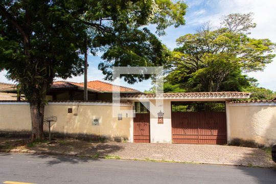 FACHADA de casa à venda com 4 quartos, 778m² em Conjunto Habitacional Vila Santana (sousas), Campinas