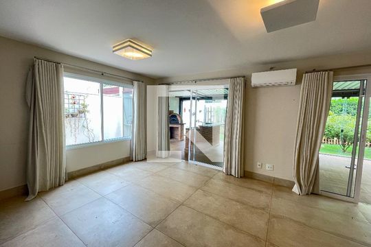 Sala de casa de condomínio à venda com 4 quartos, 164m² em Jardim Myrian Moreira da Costa, Campinas